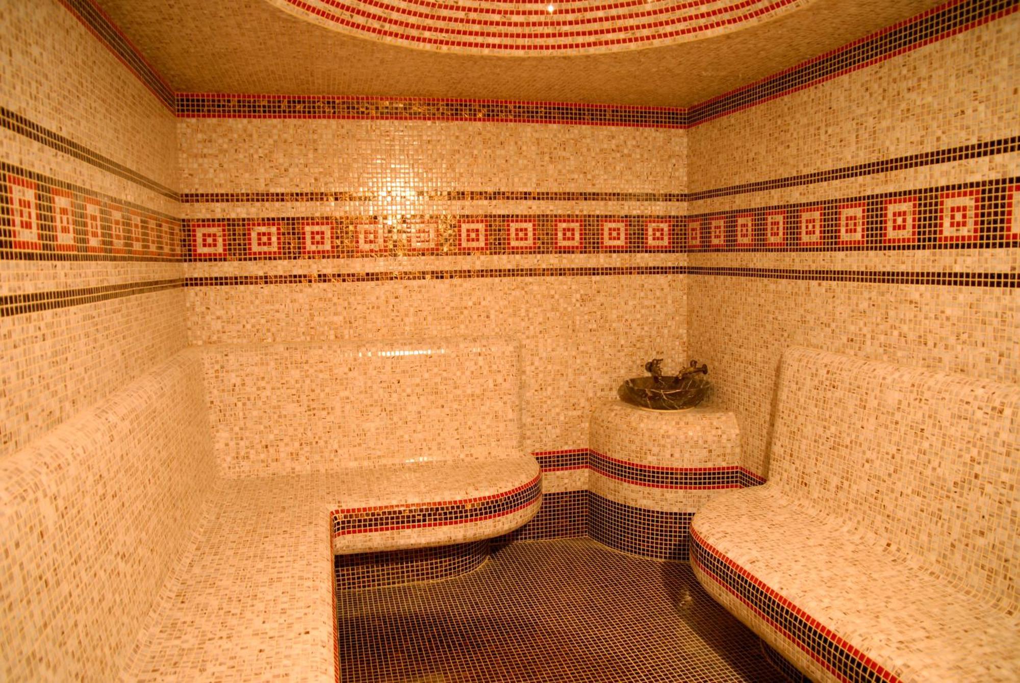 7 Days Hotel Kamyanets-Podilskyi 외부 사진