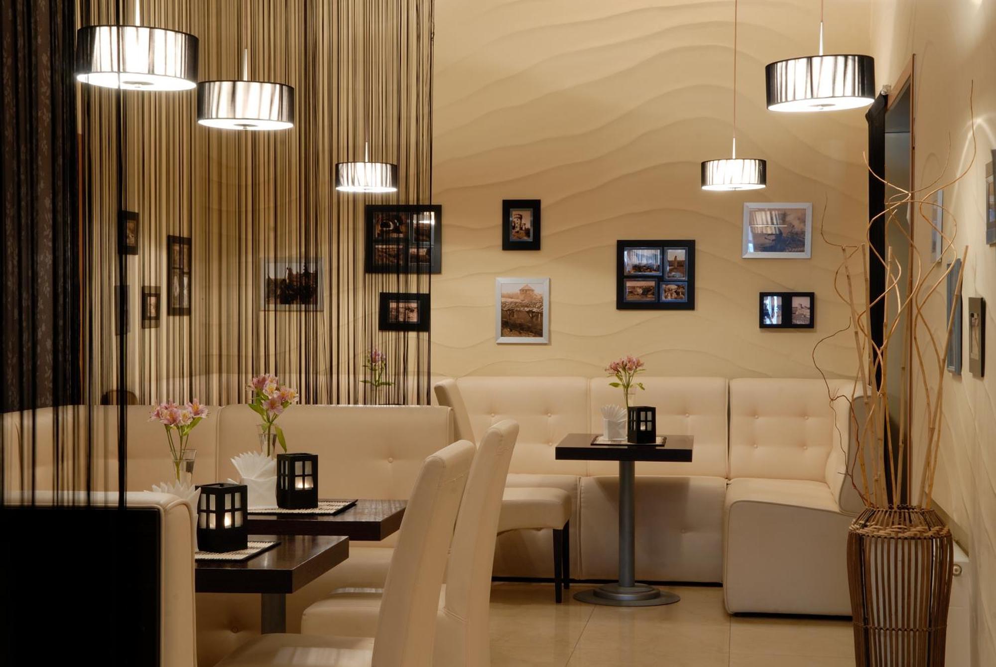 7 Days Hotel Kamyanets-Podilskyi 외부 사진
