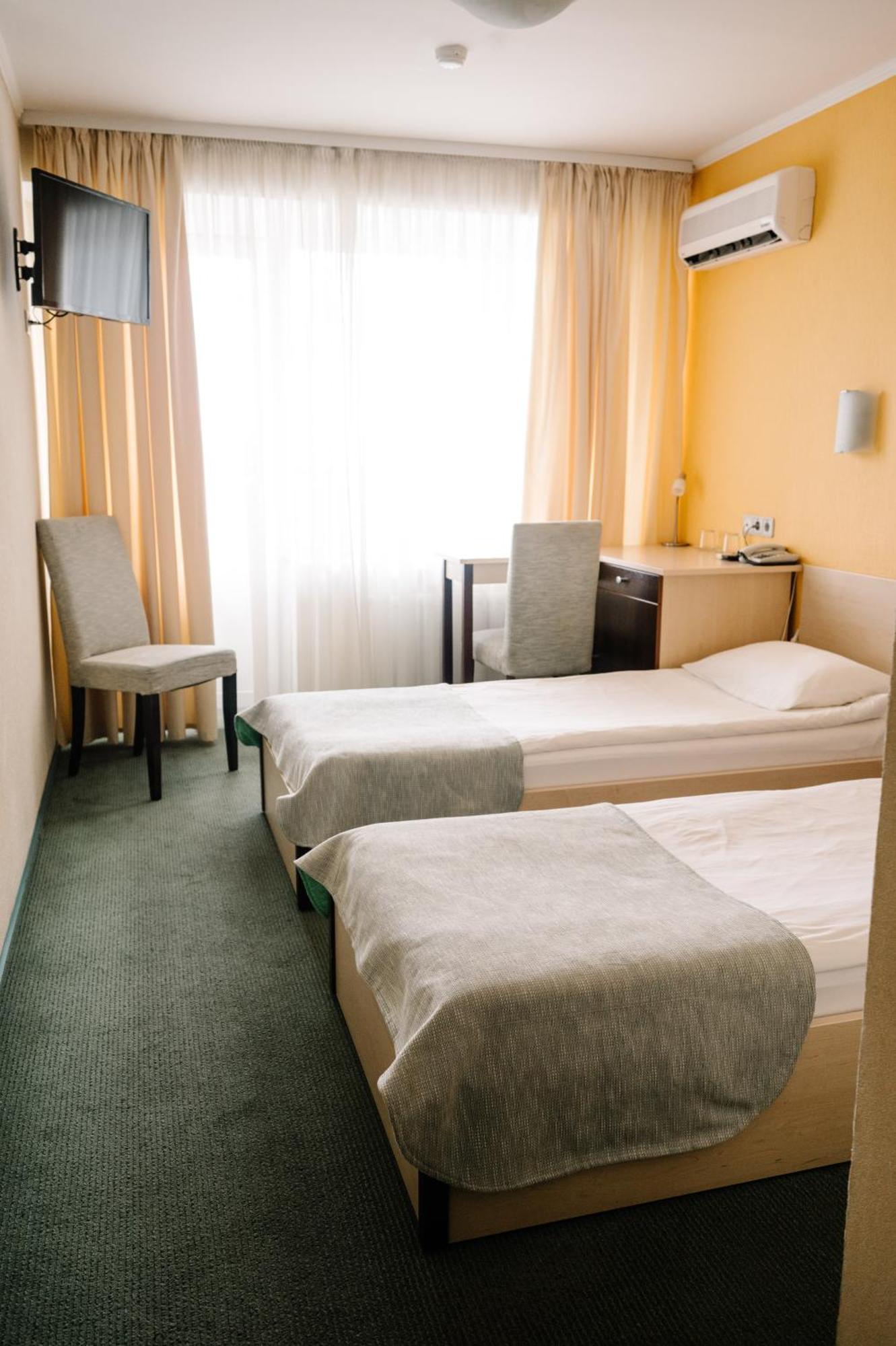 7 Days Hotel Kamyanets-Podilskyi 외부 사진