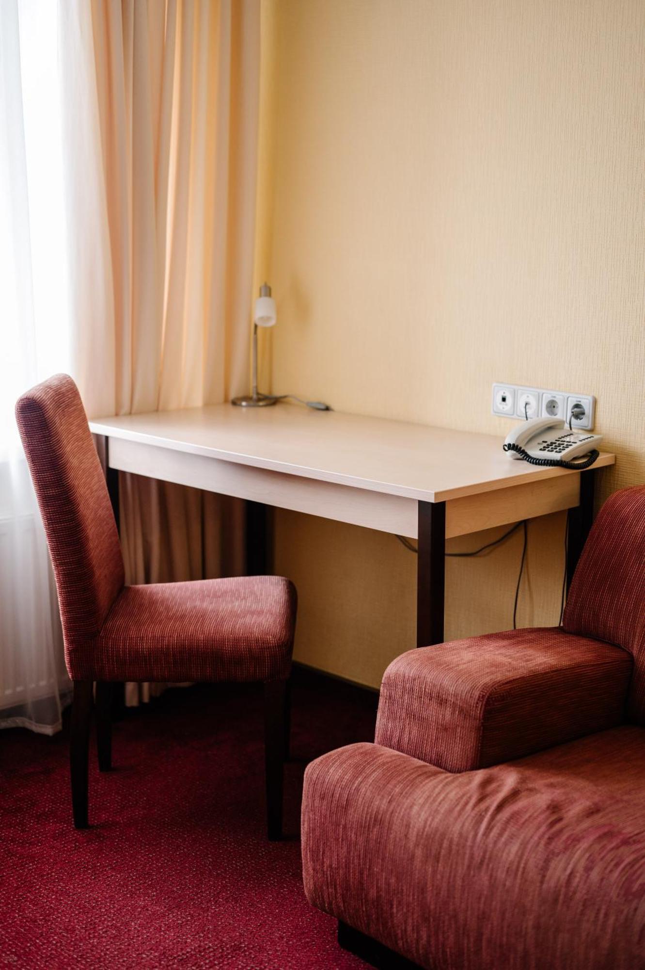7 Days Hotel Kamyanets-Podilskyi 외부 사진