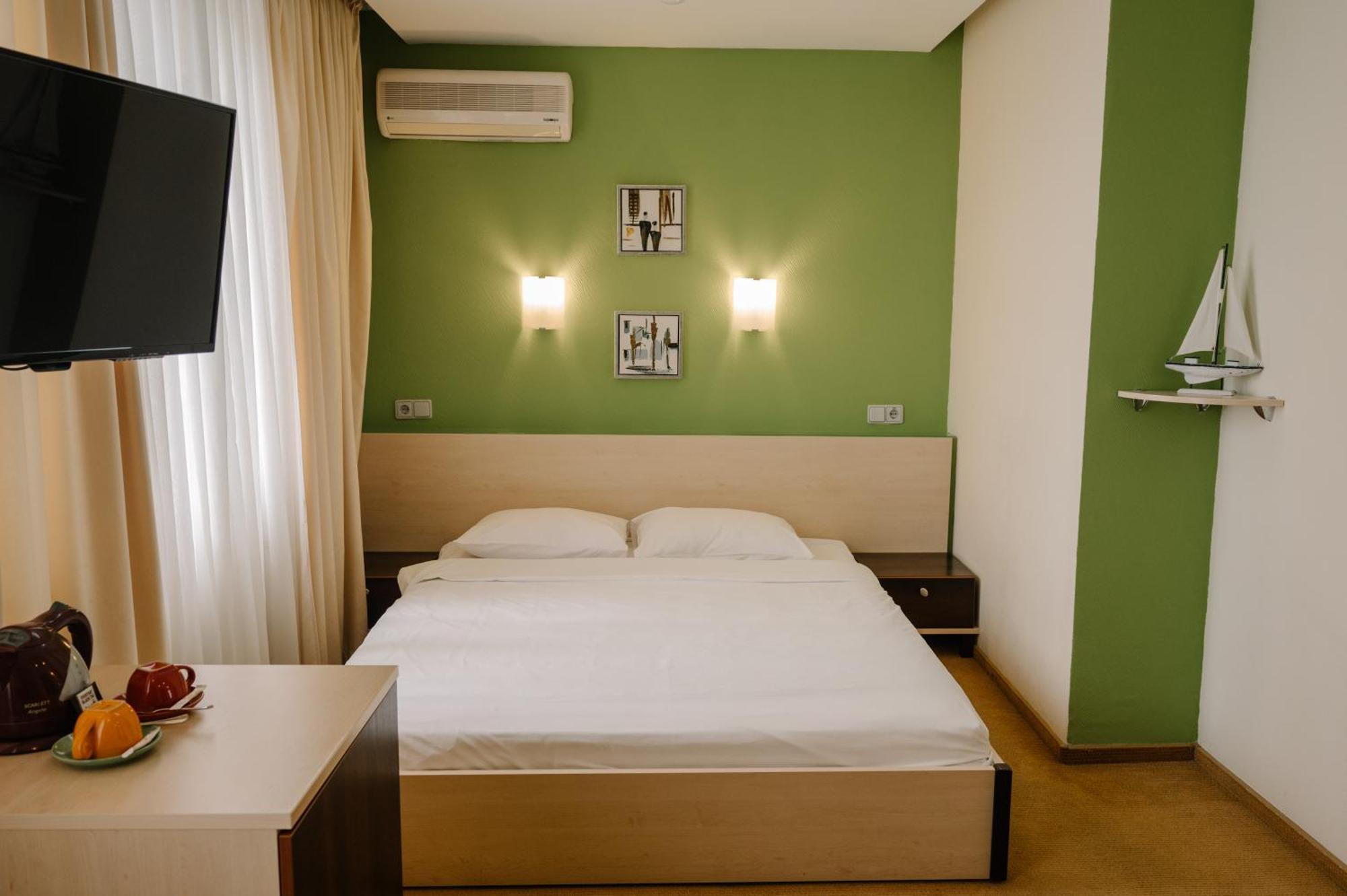 7 Days Hotel Kamyanets-Podilskyi 외부 사진