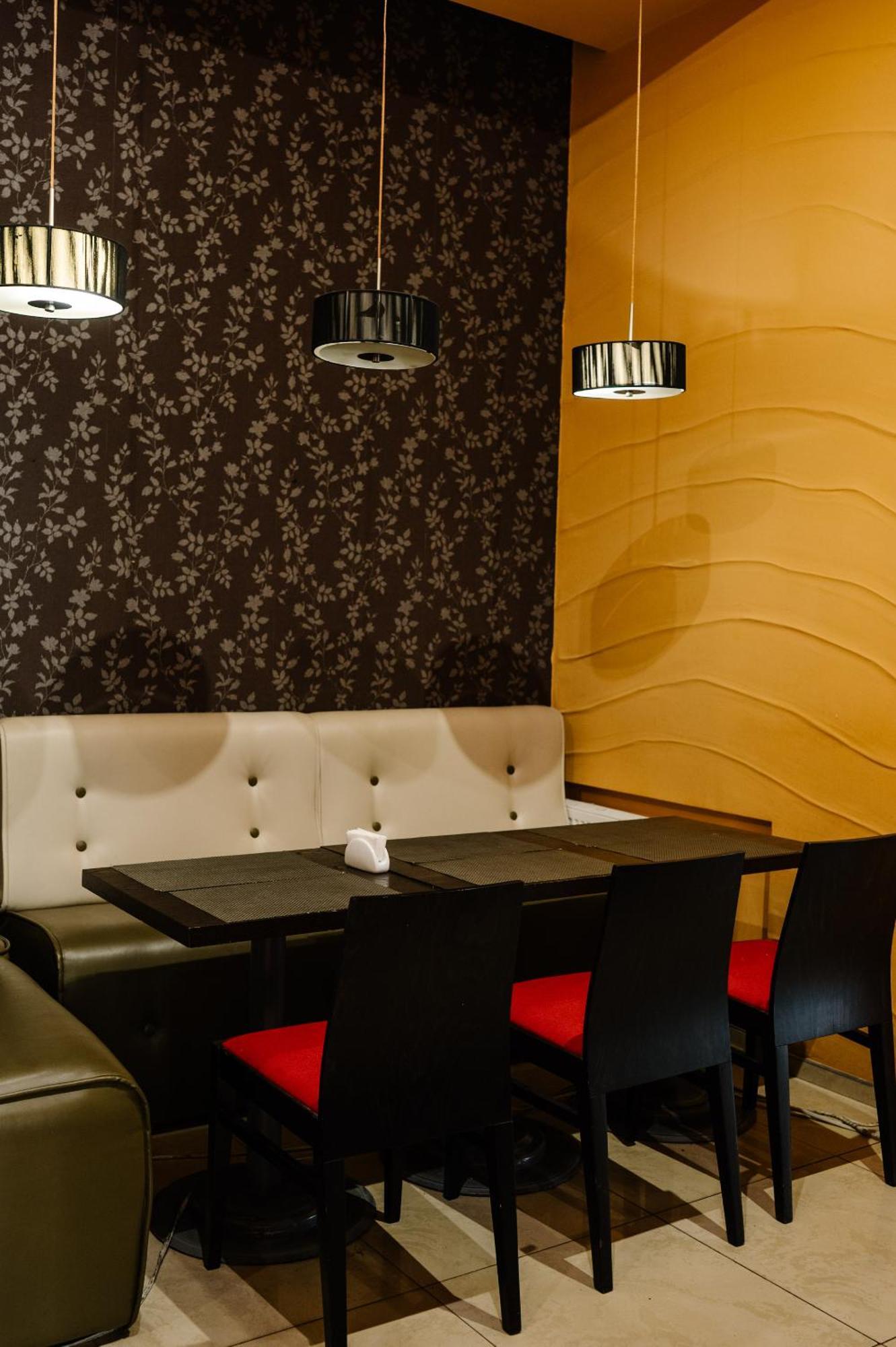 7 Days Hotel Kamyanets-Podilskyi 외부 사진