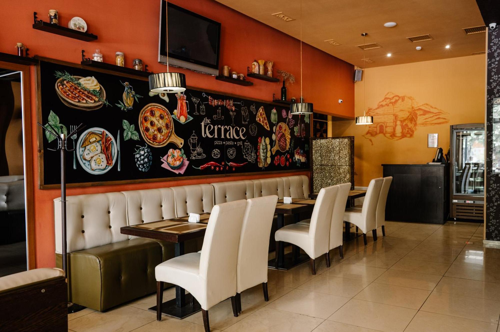 7 Days Hotel Kamyanets-Podilskyi 외부 사진