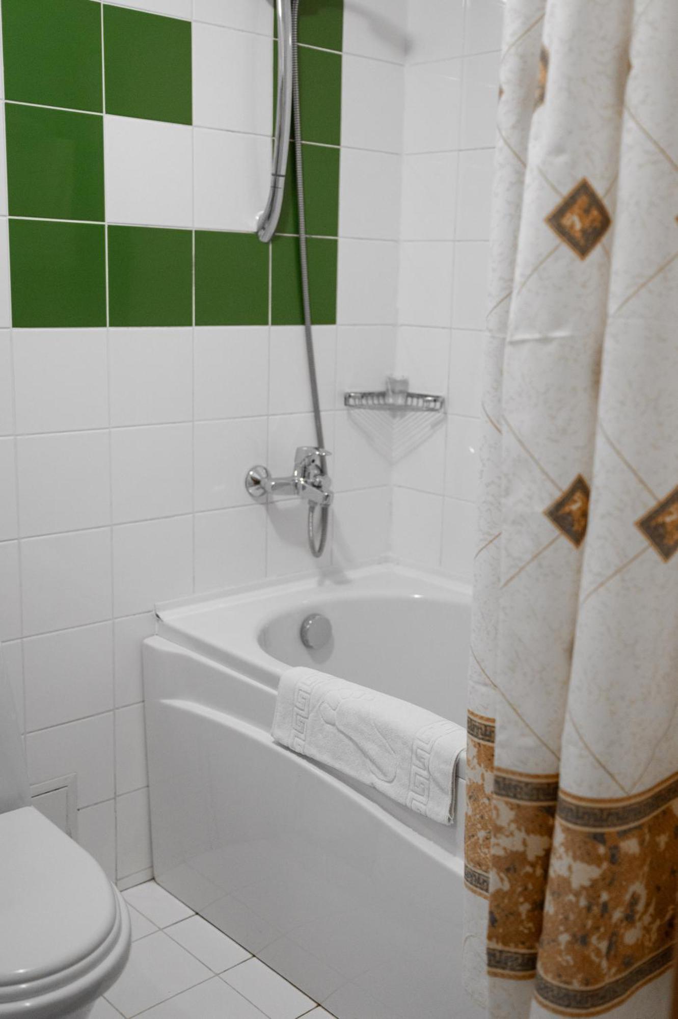 7 Days Hotel Kamyanets-Podilskyi 외부 사진