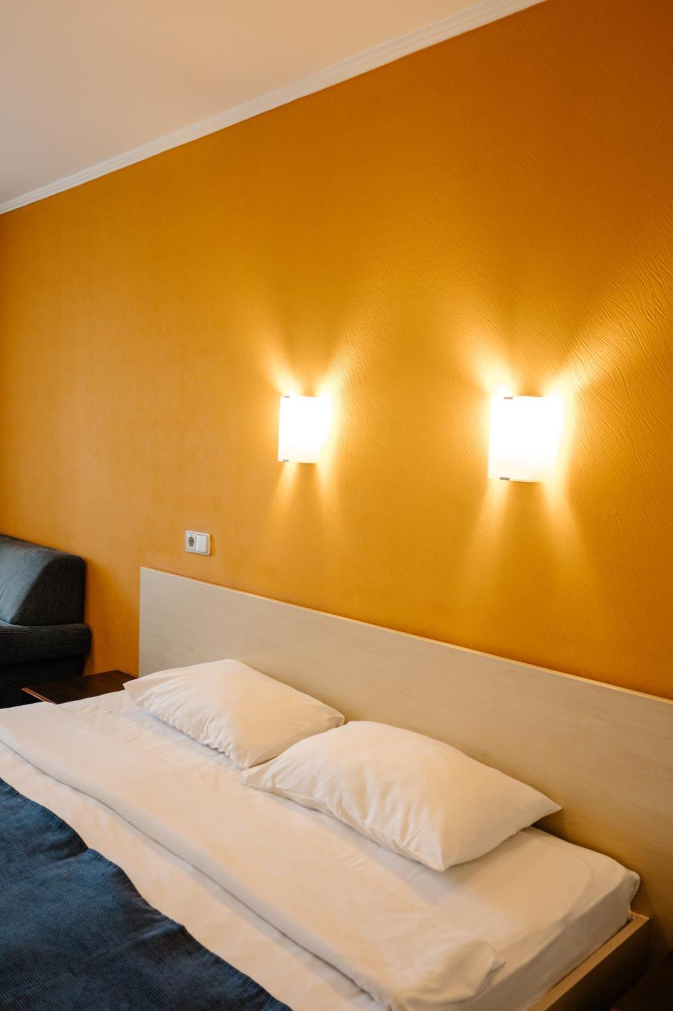 7 Days Hotel Kamyanets-Podilskyi 외부 사진